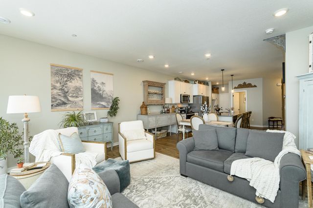 5205 Harvest Square Place NW, Rochester, MN 55901