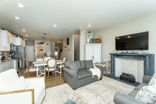 5205 Harvest Square Place NW, Rochester, MN 55901