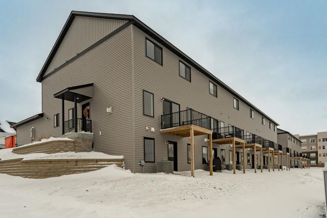 5205 Harvest Square Place NW, Rochester, MN 55901