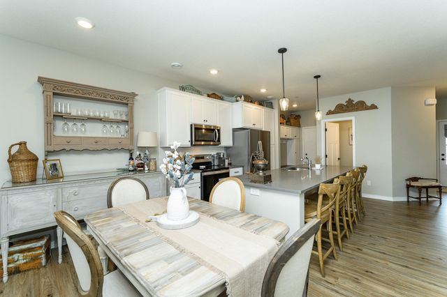 5205 Harvest Square Place NW, Rochester, MN 55901