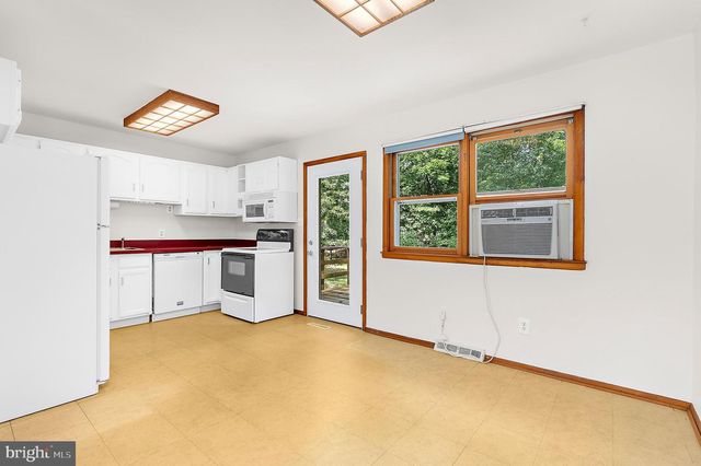 130 CIRCLE RD, Pasadena, MD 21122