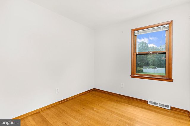 130 CIRCLE RD, Pasadena, MD 21122
