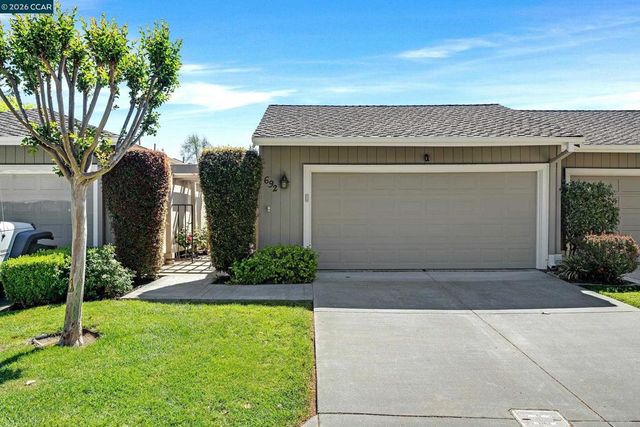692 Silver Lake Dr, Danville, CA 94526