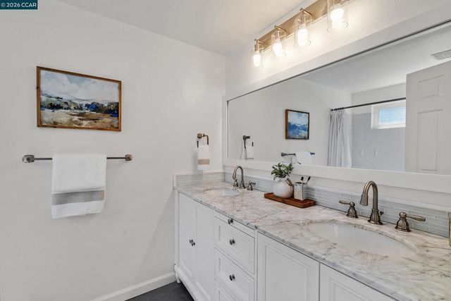 692 Silver Lake Dr, Danville, CA 94526