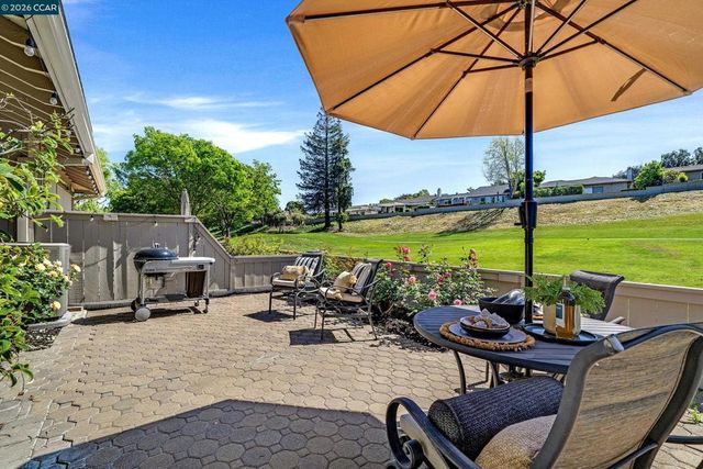 692 Silver Lake Dr, Danville, CA 94526