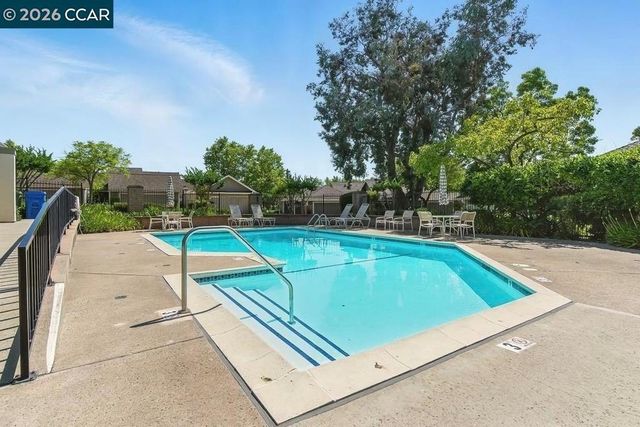 692 Silver Lake Dr, Danville, CA 94526