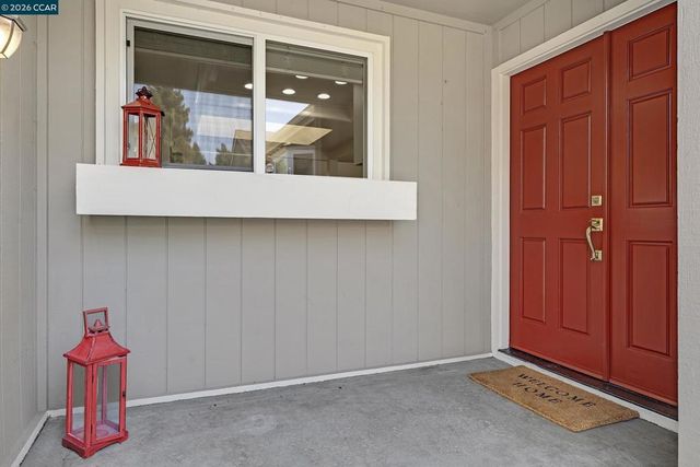 692 Silver Lake Dr, Danville, CA 94526