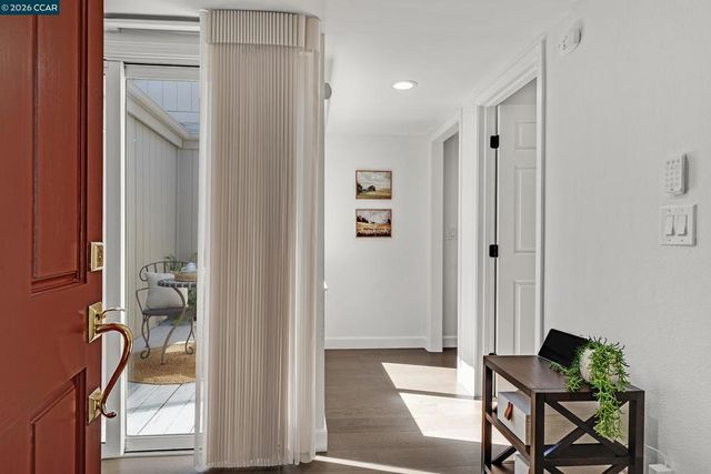 692 Silver Lake Dr, Danville, CA 94526