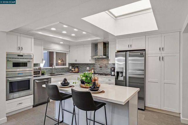 692 Silver Lake Dr, Danville, CA 94526