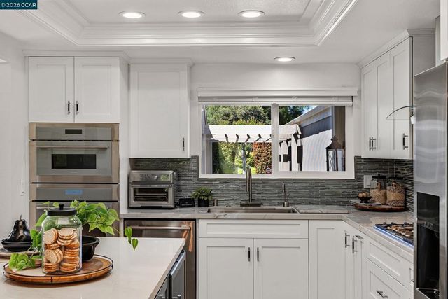 692 Silver Lake Dr, Danville, CA 94526