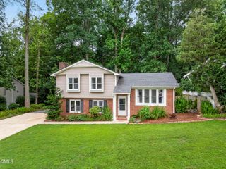 812 Pinewood Drive, Apex, NC 27502