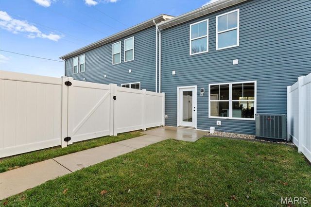 204 W State Street, O'fallon, IL 62269