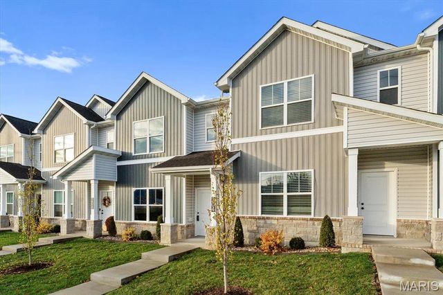 204 W State Street, O'fallon, IL 62269