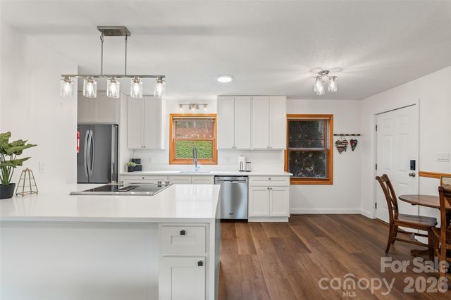 11014 NC 80 Highway S 2B, Burnsville, NC 28714