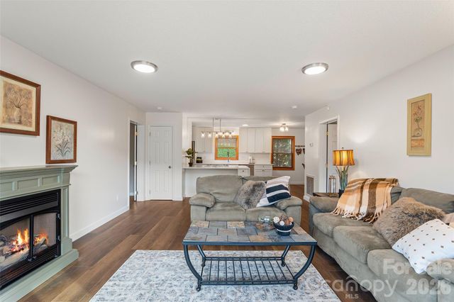 11014 NC 80 Highway S 2B, Burnsville, NC 28714