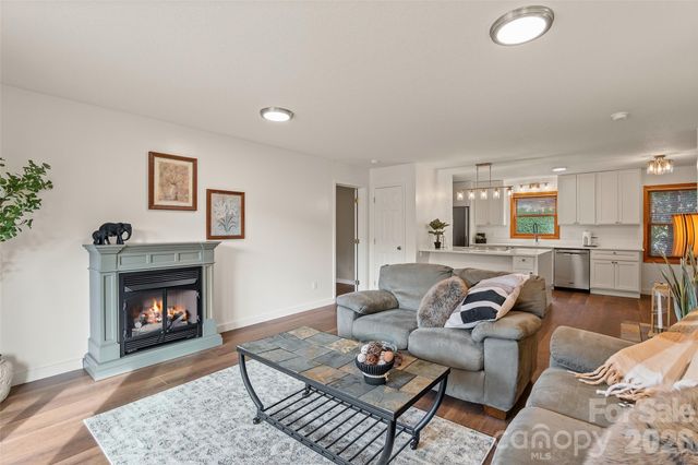 11014 NC 80 Highway S 2B, Burnsville, NC 28714