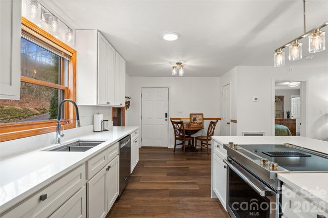 11014 NC 80 Highway S 2B, Burnsville, NC 28714