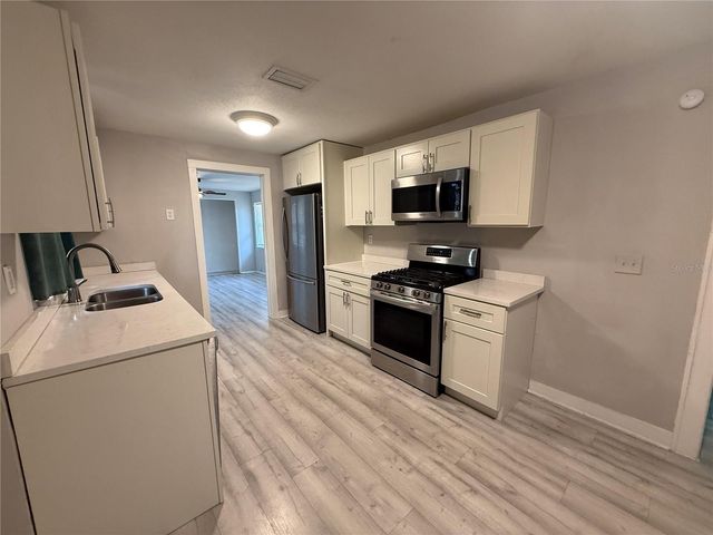 2221 23RD AVENUE S, St Petersburg, FL 33712