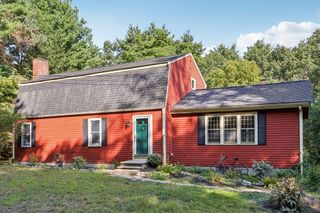 207 Boxboro Rd, Stow, MA 01775