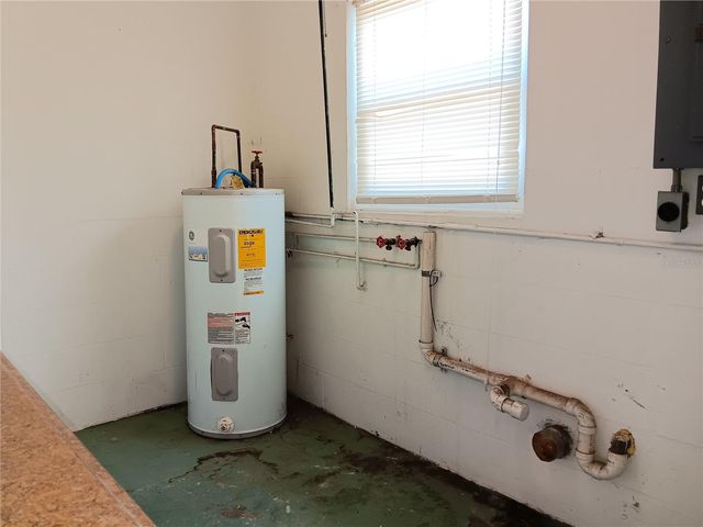 7980 52ND STREET N, Pinellas Park, FL 33781