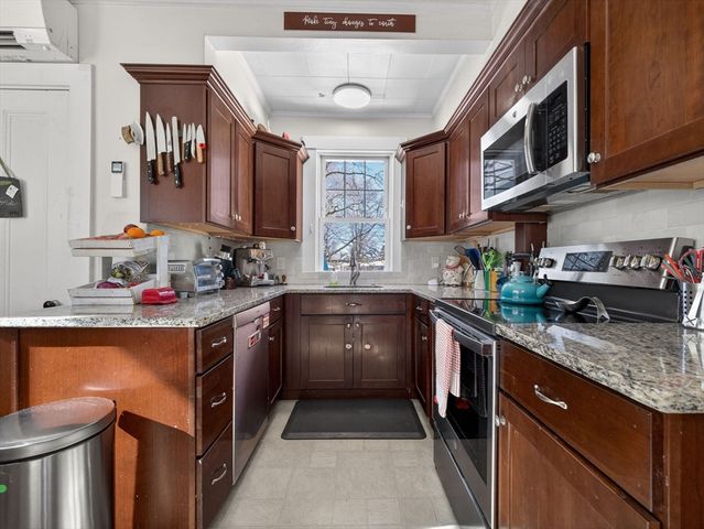 320 Washington St, Winchester, MA 01890