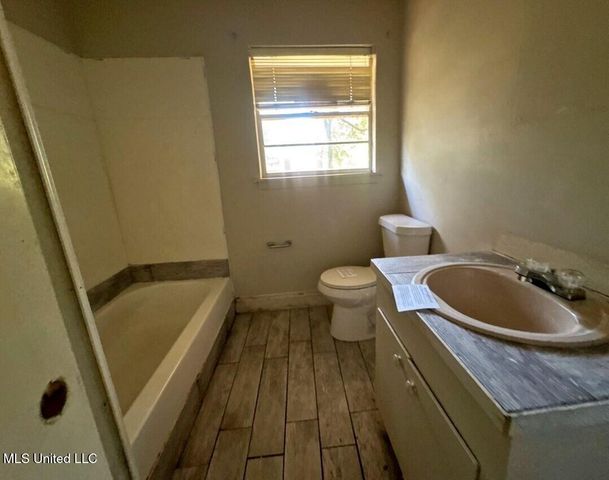 1237 Springdale Drive, Jackson, MS 39211