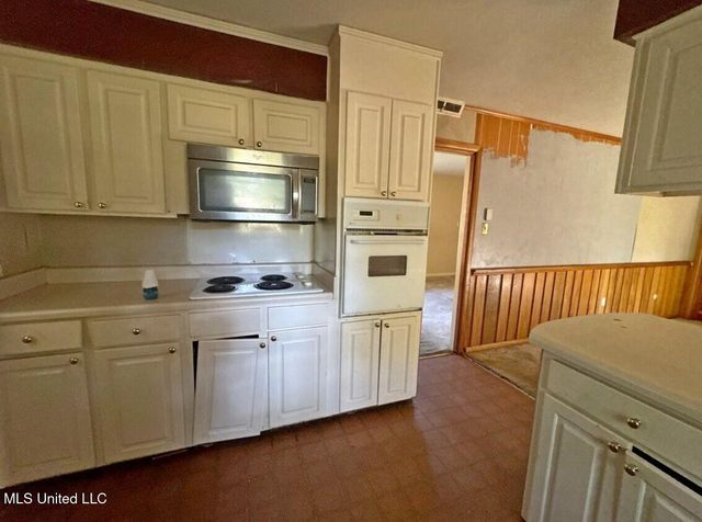 1237 Springdale Drive, Jackson, MS 39211