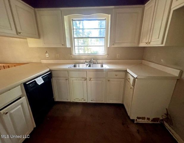 1237 Springdale Drive, Jackson, MS 39211