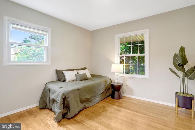 6434 CARRIAGE DR, Alexandria, VA 22310