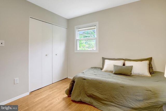 6434 CARRIAGE DR, Alexandria, VA 22310