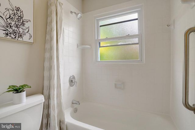 6434 CARRIAGE DR, Alexandria, VA 22310