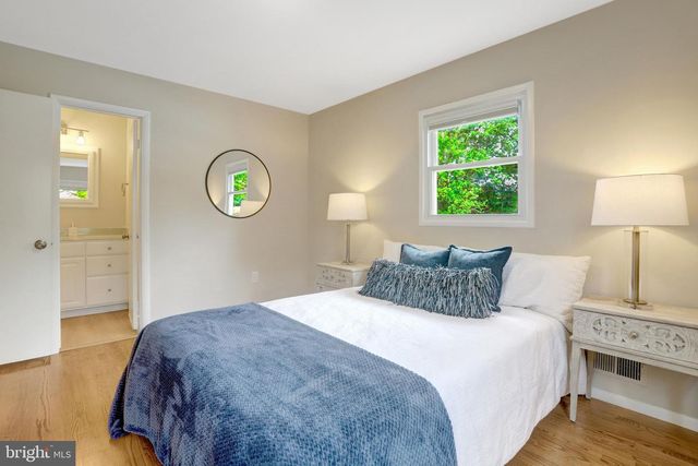 6434 CARRIAGE DR, Alexandria, VA 22310