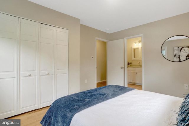 6434 CARRIAGE DR, Alexandria, VA 22310
