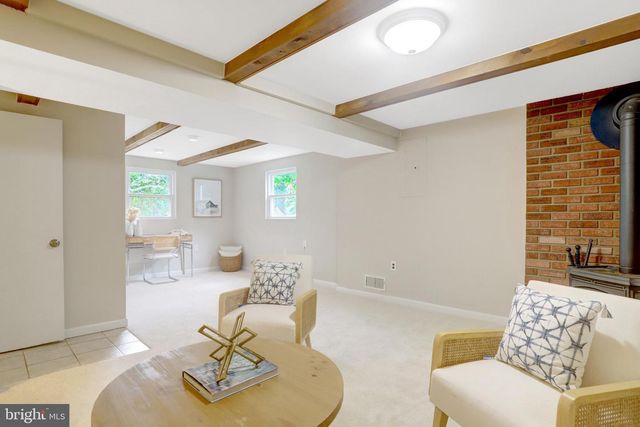 6434 CARRIAGE DR, Alexandria, VA 22310