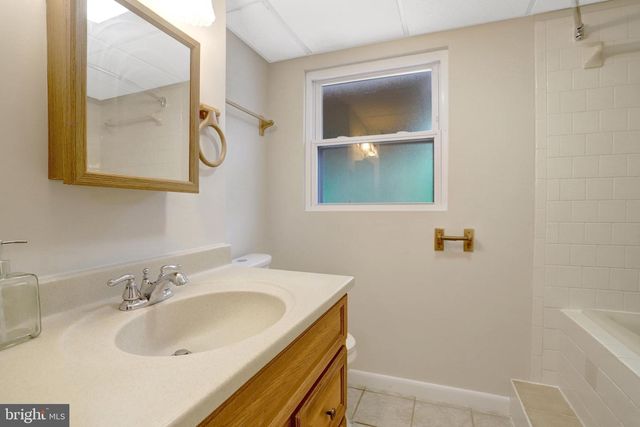6434 CARRIAGE DR, Alexandria, VA 22310