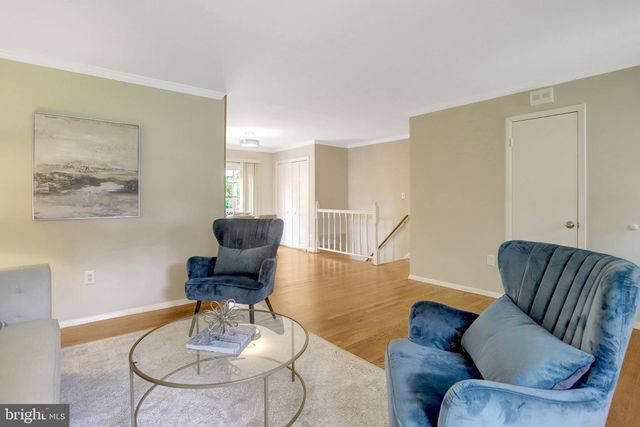 6434 CARRIAGE DR, Alexandria, VA 22310