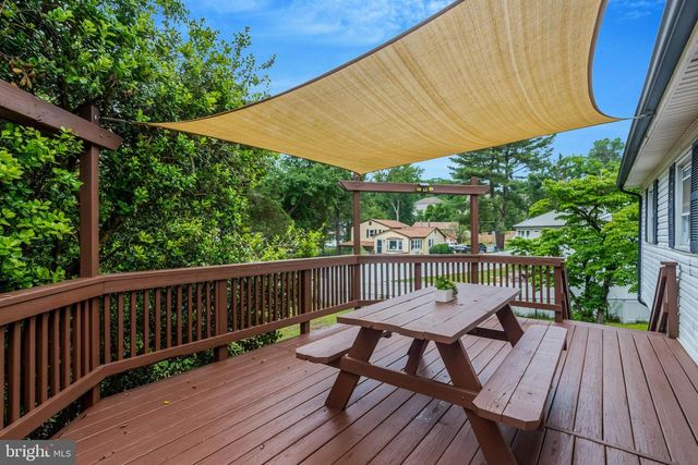 6434 CARRIAGE DR, Alexandria, VA 22310