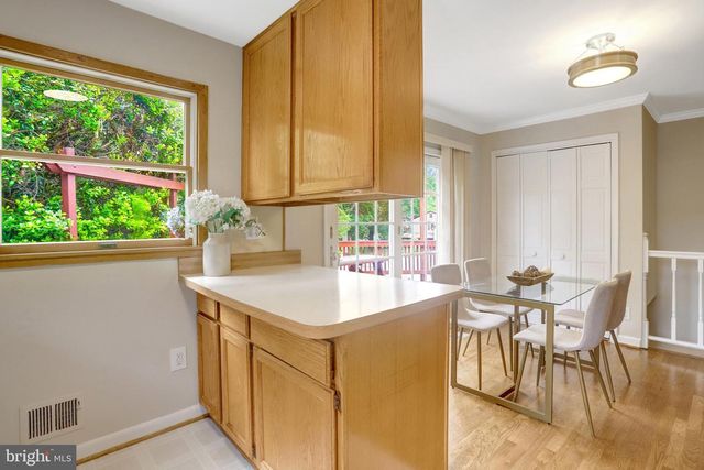 6434 CARRIAGE DR, Alexandria, VA 22310