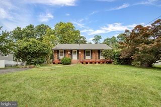 6434 CARRIAGE DR, Alexandria, VA 22310