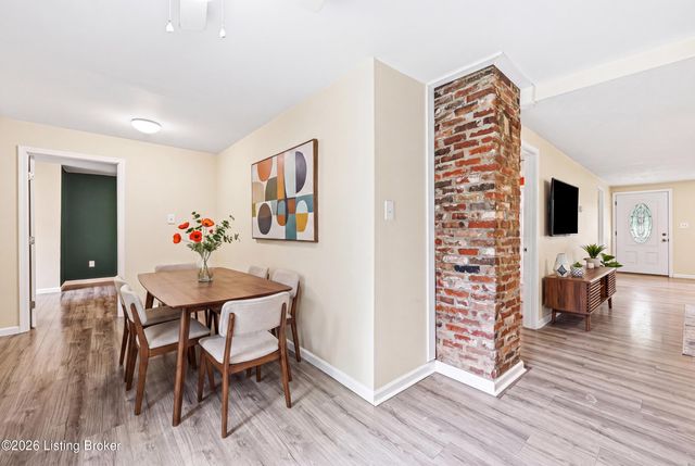 5404 Bruce Ave, Louisville, KY 40214