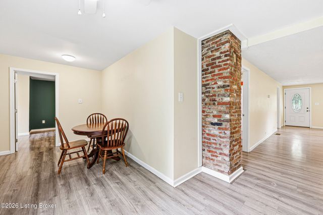 5404 Bruce Ave, Louisville, KY 40214