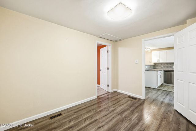 5404 Bruce Ave, Louisville, KY 40214