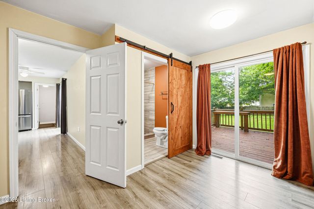5404 Bruce Ave, Louisville, KY 40214
