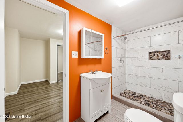 5404 Bruce Ave, Louisville, KY 40214