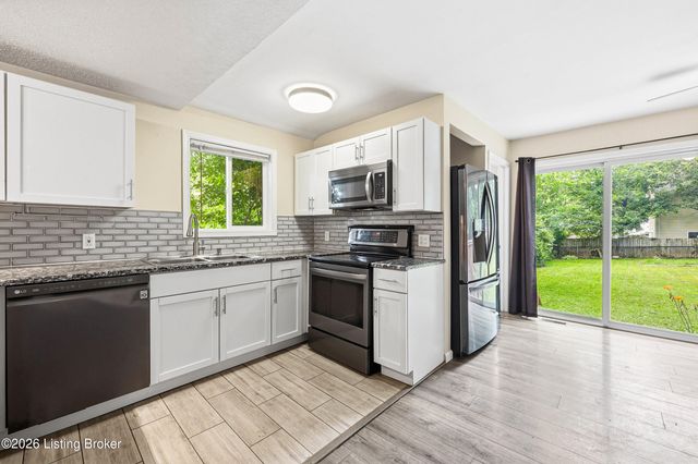 5404 Bruce Ave, Louisville, KY 40214