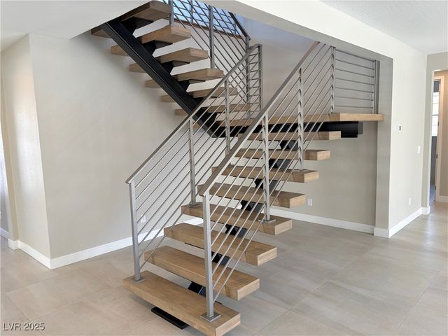 195 Viento Sky Street, Henderson, NV 89012