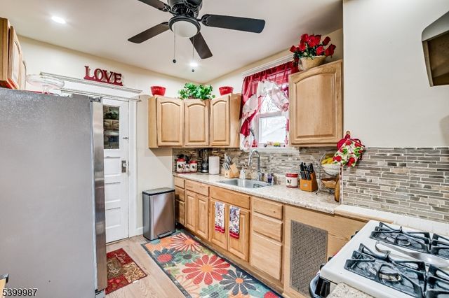 337 Coit St, Irvington Twp., NJ 07111