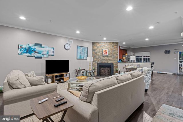 102 CARTERS MILL RD, Feasterville Trevose, PA 19053