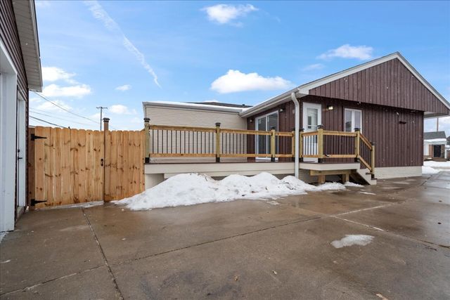 7241 N Mcvicker Avenue, Chicago, IL 60646