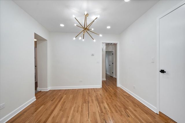 7241 N Mcvicker Avenue, Chicago, IL 60646